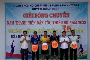 Kông Chro: 200 vận động viên tham gia giải bóng chuyền nam thanh niên DTTS