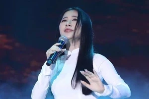 'Ngọc nữ bolero' Tố My thừa nhận đắt show sau khi hát nhạc phim 'Hai Muối'