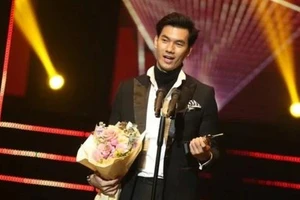 Nhan Phúc Vinh thắng giải Diễn viên nam ấn tượng của VTV Awards 2023