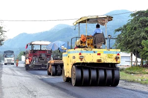 Thi công sửa chữa, nâng cấp quốc lộ 19 đoạn qua huyện Đak Pơ