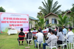 Gia Lai: Bồi dưỡng chuyên môn, nghiệp vụ, truyền dạy văn hóa phi vật thể cho nghệ nhân Bahnar