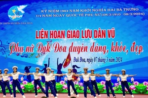 300 hội viên phụ nữ Đak Đoa tham gia liên hoan dân vũ 