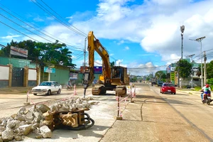 Đường Lê Đại Hành, TP. Pleiku (đoạn từ đường Vạn Kiếp-Ngã tư Biển Hồ) tăng 20 tỷ đồng từ vốn cân đối theo tiêu chí nguồn ngân sách địa phương. Ảnh: Hà Duy