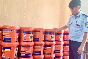 Phạt 16 triệu đồng vì buôn bán gần 500 kg bột giặt giả mạo nhãn hiệu