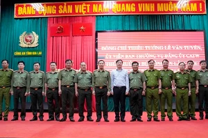 Thứ trưởng Bộ Công an Lê Văn Tuyến làm việc với Công an tỉnh Gia Lai