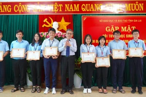 Tuyên dương đội tuyển tham dự kỳ thi chọn học sinh giỏi quốc gia THPT