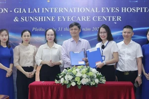 Bệnh viện Mắt Quốc Tế Sài Gòn-Gia Lai ký kết hợp tác chuyên môn với Sunshine Eyecare Center