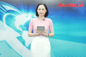 Gia Lai 24h: Nguyên Chủ tịch nước Nguyễn Minh Triết dâng hoa tại Tượng đài Bác Hồ với các dân tộc Tây Nguyên