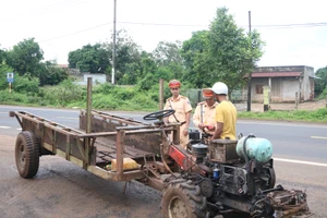 Chư Pưh ngăn chặn tình trạng tai nạn giao thông liên quan đến xe công nông 