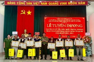 Tuyên dương 57 người có uy tín tiêu biểu trong phong trào toàn dân bảo vệ an ninh Tổ quốc 