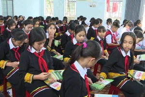 Phòng ngừa tảo hôn, hôn nhân cận huyết thống tại Trường THCS Dân tộc nội trú Chư Păh