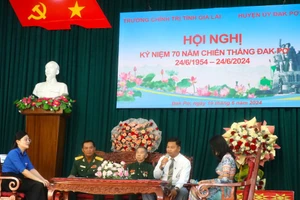 Hội nghị 70 năm Chiến thắng Đak Pơ. Ảnh: Ngọc Minh