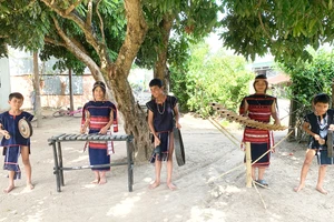 Những nghệ nhân “nhí” ở Ya Ma