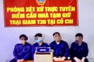 4 gã 'choai choai' dùng súng nhựa cướp tài sản của phụ nữ