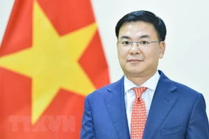 Thứ trưởng Bộ Ngoại giao gửi Thư chúc Tết Quý Mão 2023 tới kiều bào 