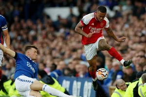 Sao dự bị tỏa sáng, Arsenal giành 3 điểm từ Everton