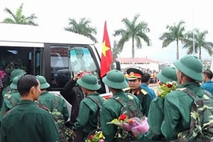 5 thanh niên trốn nghĩa vụ quân sự bị phạt 312 triệu đồng