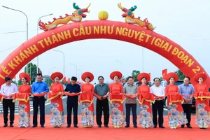 Thủ tướng Chính phủ Phạm Minh Chính dự lễ khánh thành cầu Như Nguyệt giai đoạn 2 