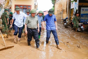 Thủ tướng Phạm Minh Chính thị sát vùng lũ Yên Bái, chỉ đạo khắc phục hậu quả mưa lũ