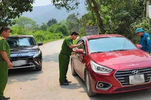 Huy động 400 cảnh sát truy tìm phạm nhân trốn trại giam, cướp taxi