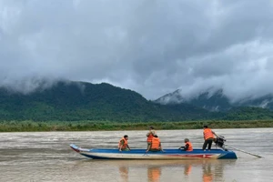 Lật ghe trên lòng hồ thủy điện , 1 phụ nữ mất tích