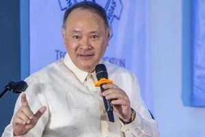 Bộ trưởng Quốc phòng Philippines lên tiếng sau khi ông Duterte dọa ly khai