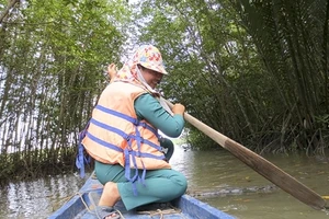 Người đàn bà giữ rừng