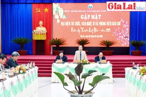 Lãnh đạo tỉnh Gia Lai lắng nghe tiếng nói trí thức, văn nghệ sĩ, phóng viên báo chí