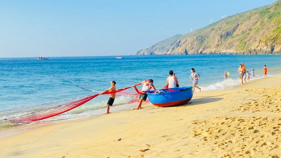 A pesca com rede está associada às vilas de pescadores costeiras há gerações. Foto: N.N. 1.jpg