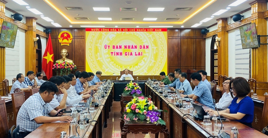 Quang cảnh tại đầu cầu tỉnh Gia Lai. Ảnh: N.N Quang cảnh tại đầu cầu tỉnh Gia Lai. Ảnh: N.N