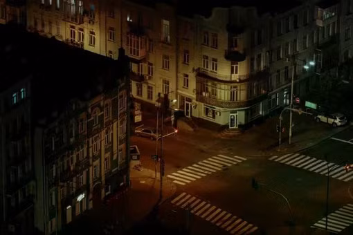 Quốc hội Ukraine gia hạn lệnh thiết quân luật