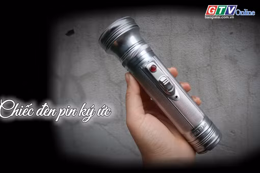 Ngăn ký ức: Chiếc đèn pin ký ức