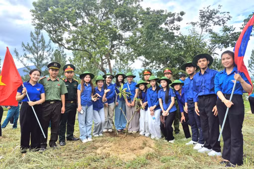 Khởi động chương trình tình nguyện cho sinh viên Lào tại tỉnh Gia Lai.