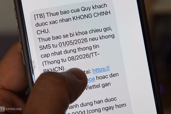 Nhiều người dùng bất ngờ bị khóa liên lạc do chưa hoàn tất xác thực thông tin thuê bao theo quy định mới từ giữa tháng 4.