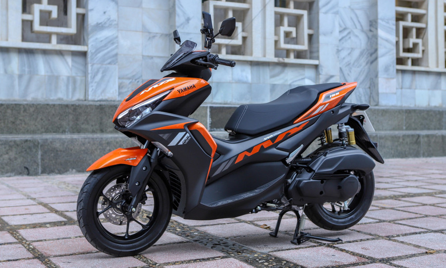 Ngoại hình mạnh mẽ, đậm chất thể thao. Ảnh: S.T xe-may-165.jpg