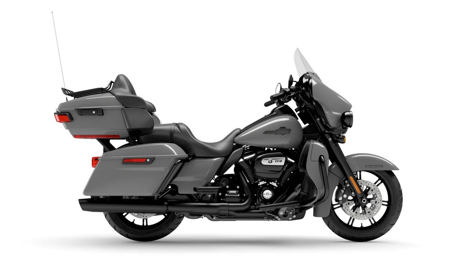 Thiết kế batwing fairing đặc trưng, đậm chất touring Mỹ. Ảnh: S.T 2024-ultra-limited-m02b-motorcycle-01.jpg