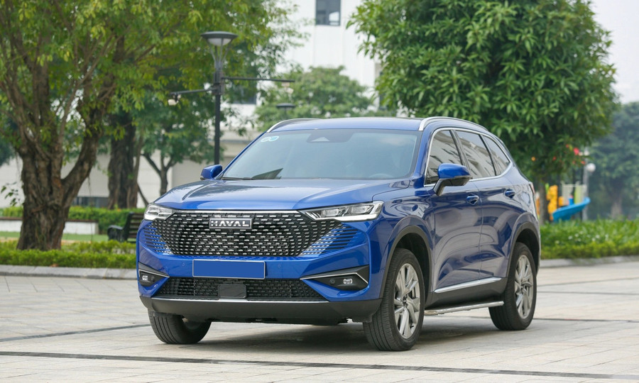 Thiết kế mạnh mẽ, hiện đại với lưới tản nhiệt ấn tượng. Ảnh: S.T xe-oo-too.jpg