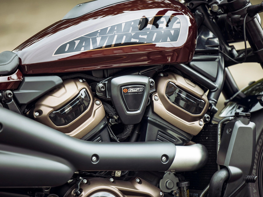 Động cơ Revolution Max 1250T – trái tim mạnh mẽ của Sportster S với 121 mã lực. Ảnh: S.T 2021-harley-davidson-sportster-7322-3191-1626339502.jpg