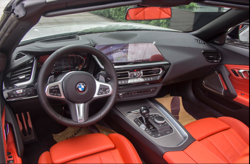 Màn hình giải trí 10,25 inch hỗ trợ Apple CarPlay & Android Auto. Ảnh: S.T annotation-2025-07-03-091316.png