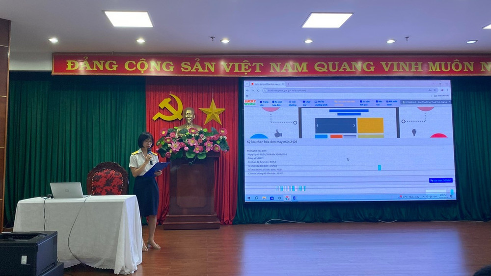 Trong năm 2025, cơ quan thuế tiếp tục đẩy mạnh triển khai hóa đơn điện tử từ máy tính tiền Ảnh: Sơn Ca z5986019508888-45d24205c27b2f8743f73c9789ee5b27.jpg