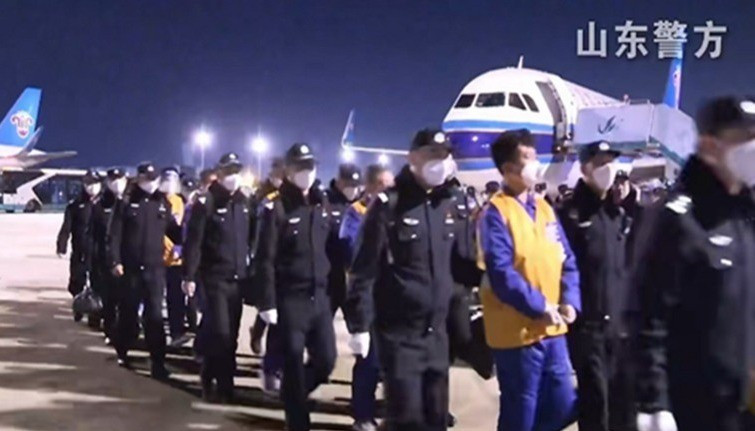 Công an Trung Quốc dẫn độ hơn 1.500 nghi phạm lừa đảo từ Myanmar về nước. Ảnh: globaltimes