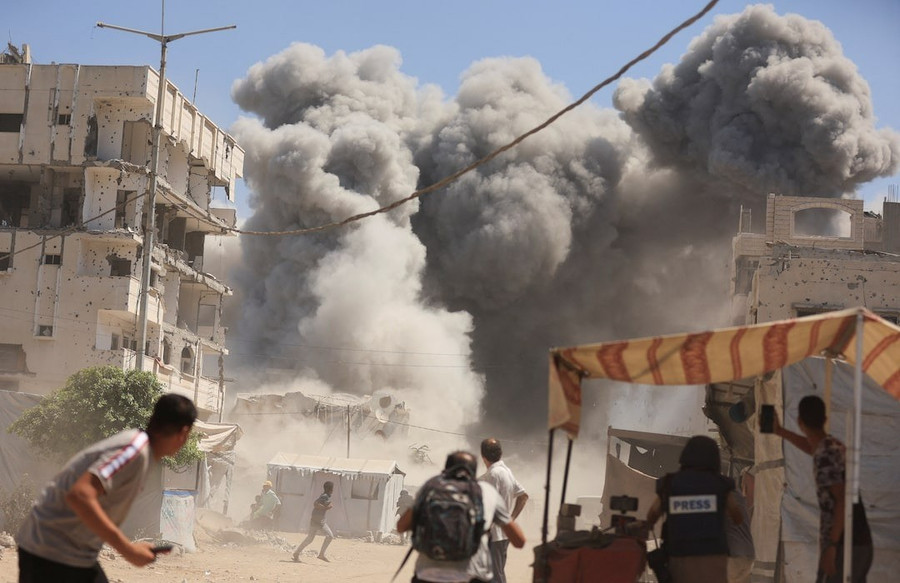 Israel tiếp tục ném bom Thành phố Gaza trong ngày 14-9. Ảnh: Reuters 5w6nk3ga5fpmhkiw3g5jfr4zay.jpg