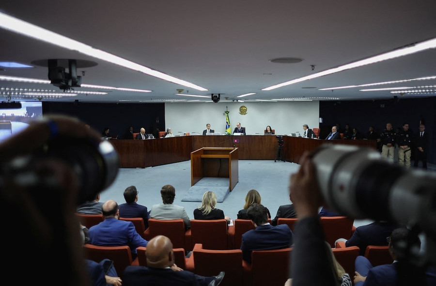 3 trong số 5 thẩm phán của Tòa án tối cao Brazil bỏ phiếu kết tội cựu tổng thống Jair Bolsonaro. Ảnh: Reuters mvrse4acnrknbofgqdhq3kcrhy.jpg