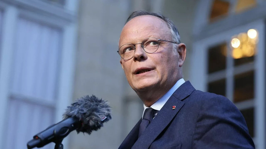 Ông Edouard Philippe-Thủ tướng đầu tiên dưới thời Tổng thống Macron cho rằng cần có một tổng thống mới. Ảnh: lesechos 0160962480287-web-tete.jpg