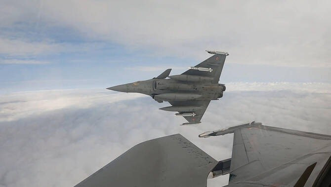 Hôm 13-9, Romania đã dùng tiêm kích F-16 để theo dõi UAV xâm nhập lãnh thổ nước này. Ảnh minh họa: AFP 4639486-613197376.jpg