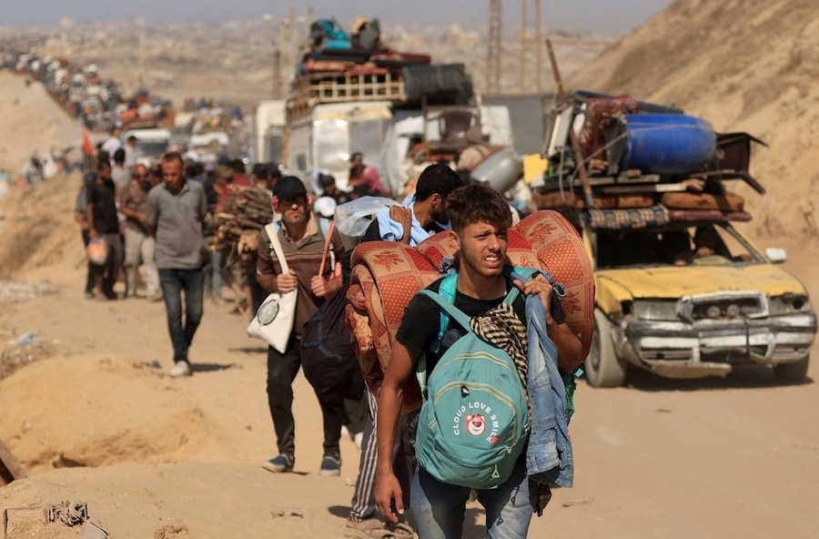 Người dân Gaza tiếp tục sơ tán về phía Nam để tránh bạo lực của Quân đội Israel. Ảnh: Reuters qbhjisoi6fo4pl547wwe67yjvq.jpg