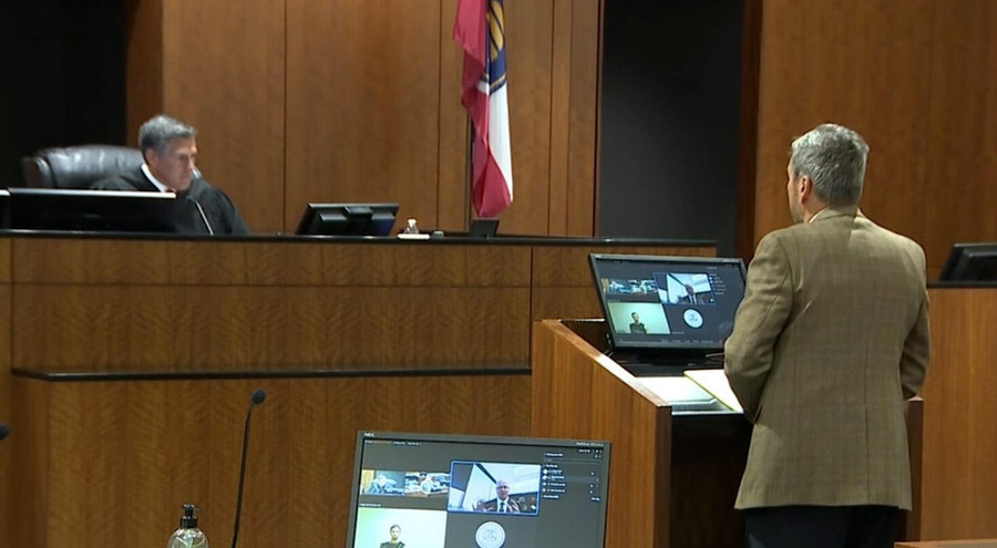 Nghi phạm Tyler Robinson dự phiên tòa đầu tiên qua video trực tuyến. Ảnh: CBSnews utah-court.jpg