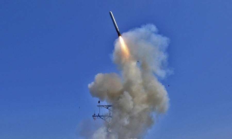 Tên lửa Tomahowk được phóng lên từ một tàu chiến của Mỹ vào tháng 3-2011. Ảnh: US Navy 5563187178137268994a-tomahawk-66.jpg