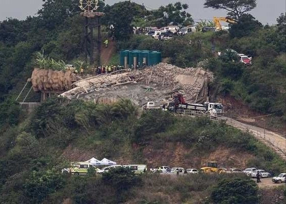 south-africa-building-collapse-4-6131.jpg