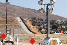 Mexico không trả phí xây dựng tường biên giới phân định với Mỹ